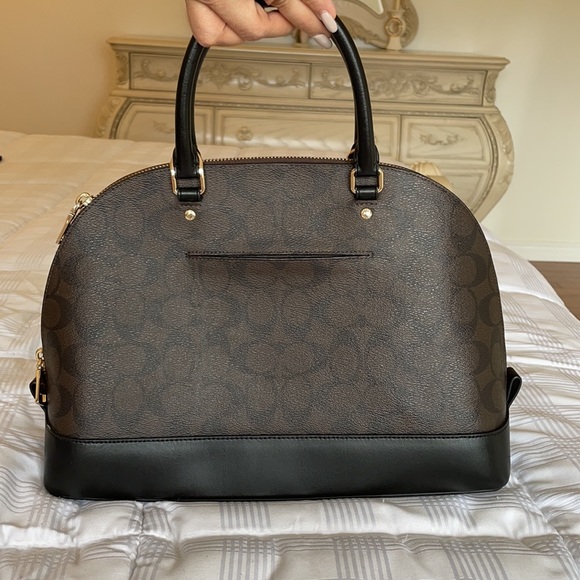 Brown Coach handbag!! - Picture 2 of 4